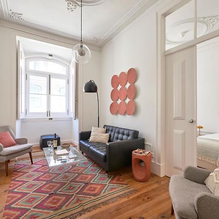 Sunny Pink Street Historical Apt, By Timecooler ลิสบอน ภายนอก รูปภาพ