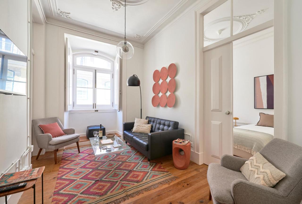 Sunny Pink Street Historical Apt, By Timecooler ลิสบอน ภายนอก รูปภาพ