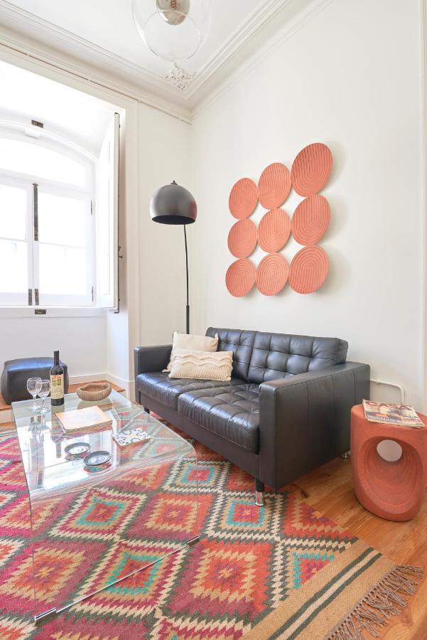 Sunny Pink Street Historical Apt, By Timecooler ลิสบอน ภายนอก รูปภาพ
