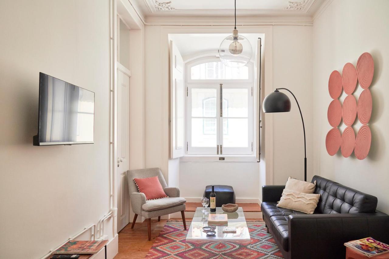 Sunny Pink Street Historical Apt, By Timecooler ลิสบอน ภายนอก รูปภาพ