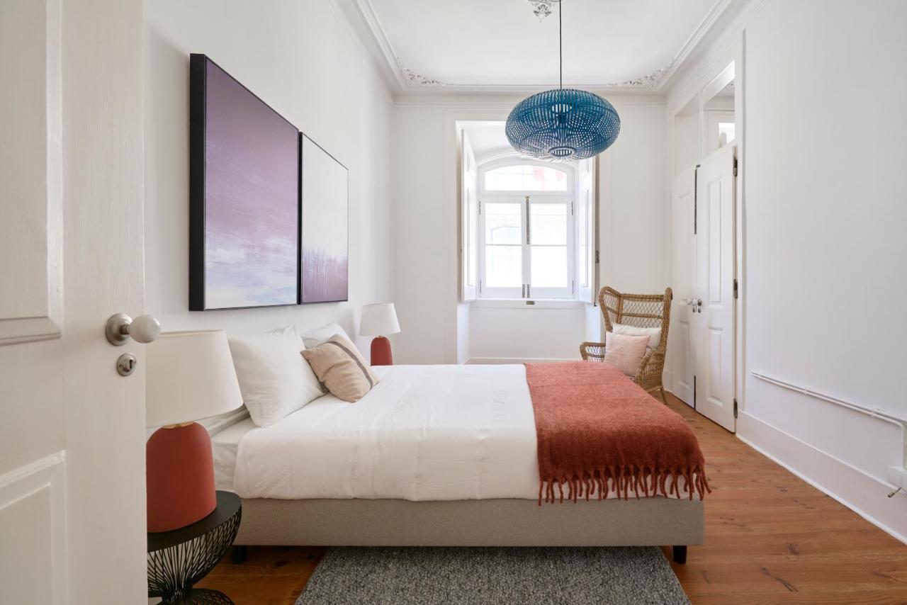 Sunny Pink Street Historical Apt, By Timecooler ลิสบอน ภายนอก รูปภาพ