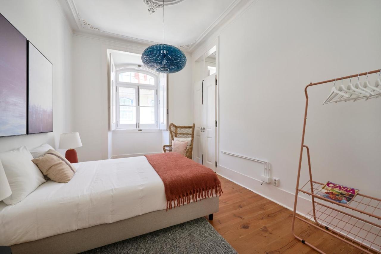 Sunny Pink Street Historical Apt, By Timecooler ลิสบอน ภายนอก รูปภาพ