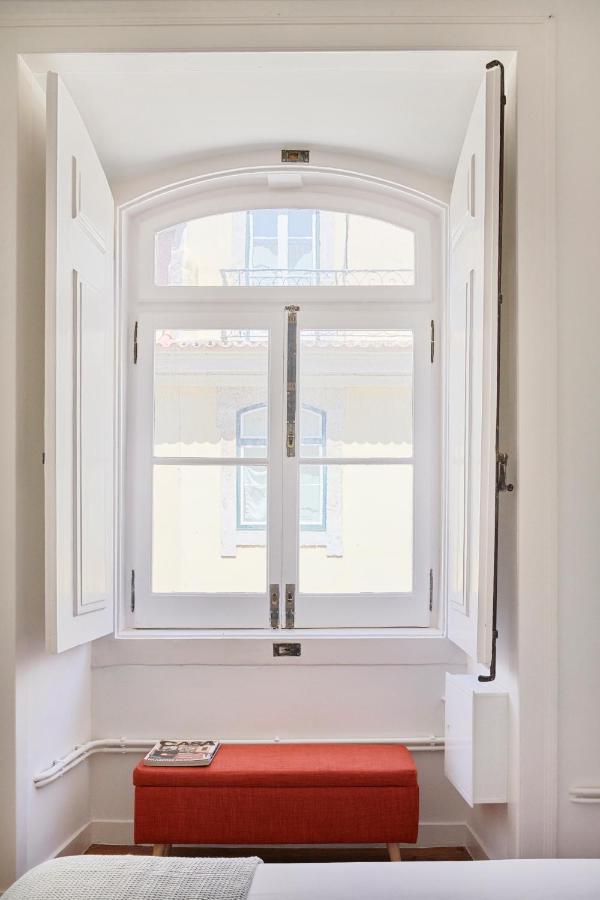 Sunny Pink Street Historical Apt, By Timecooler ลิสบอน ภายนอก รูปภาพ