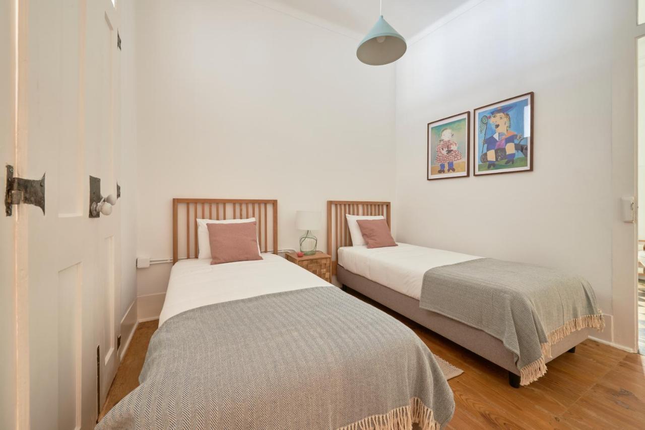 Sunny Pink Street Historical Apt, By Timecooler ลิสบอน ภายนอก รูปภาพ