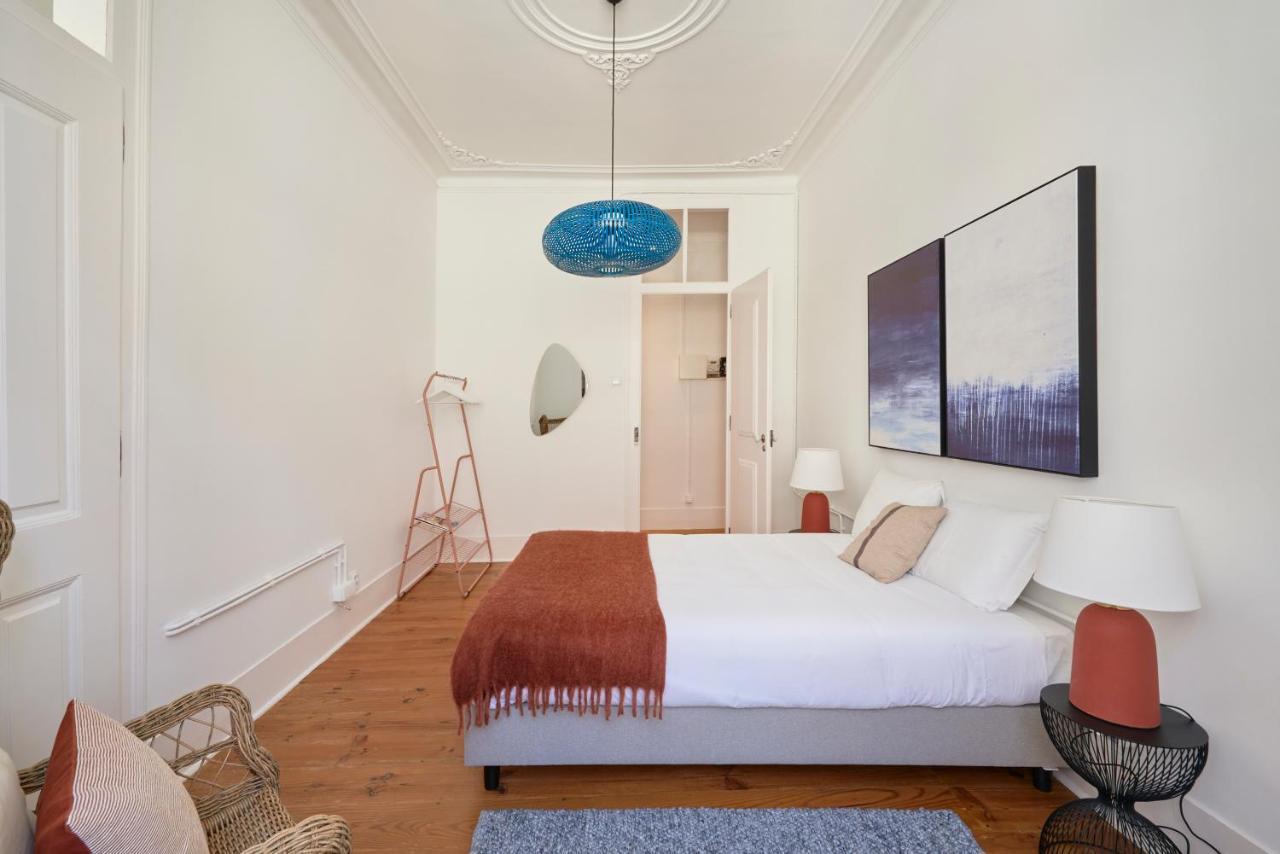 Sunny Pink Street Historical Apt, By Timecooler ลิสบอน ภายนอก รูปภาพ