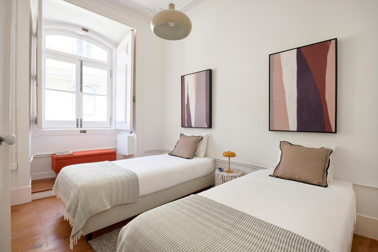 Sunny Pink Street Historical Apt, By Timecooler ลิสบอน ภายนอก รูปภาพ